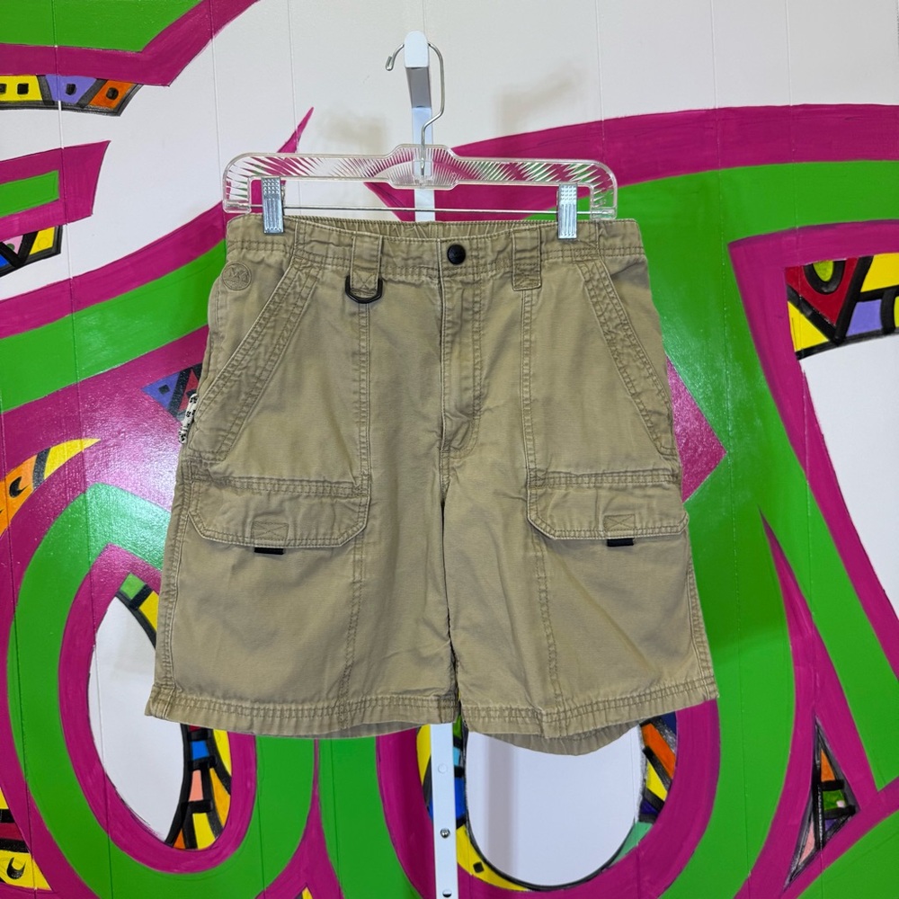Wrangler, Tan Cargo Shorts Classic Utility Style. Size 32. Excellent condition!